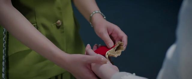 Thương Ngày Nắng Về: Khóc sưng mắt với diễn xuất của 2 mẹ con-4