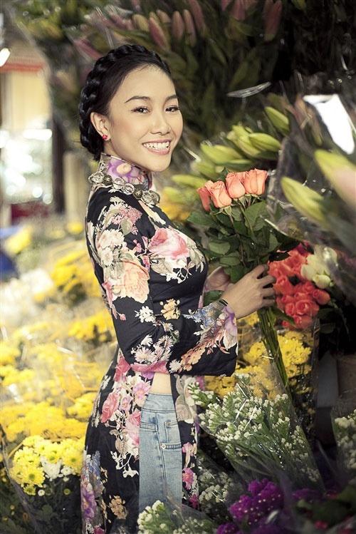 Thanh Thảo diện áo dài quần jeans lạc quẻ, hết mốt cả chục năm-8