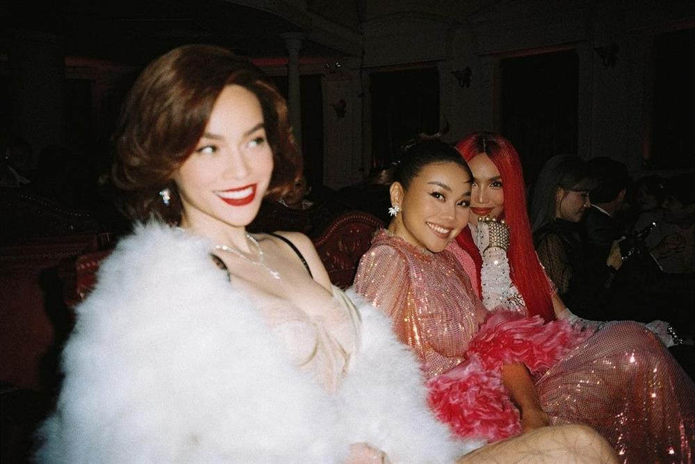 Những mỹ nhân Việt đứng rìa khung hình vẫn giật spotlight-3