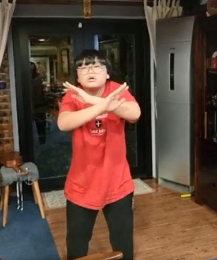 Cười thả ga với biểu cảm khó ở của con trai Xuân Bắc-3