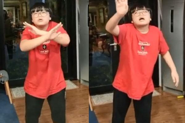 Laughing, Xuan Bac’s son shows a difficult face