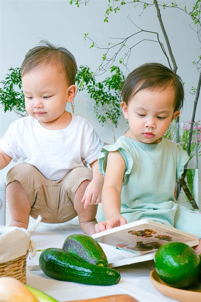 Hà Hồ đáp trả chỉ trích mang con đi làm bằng clip quậy tới bến-9