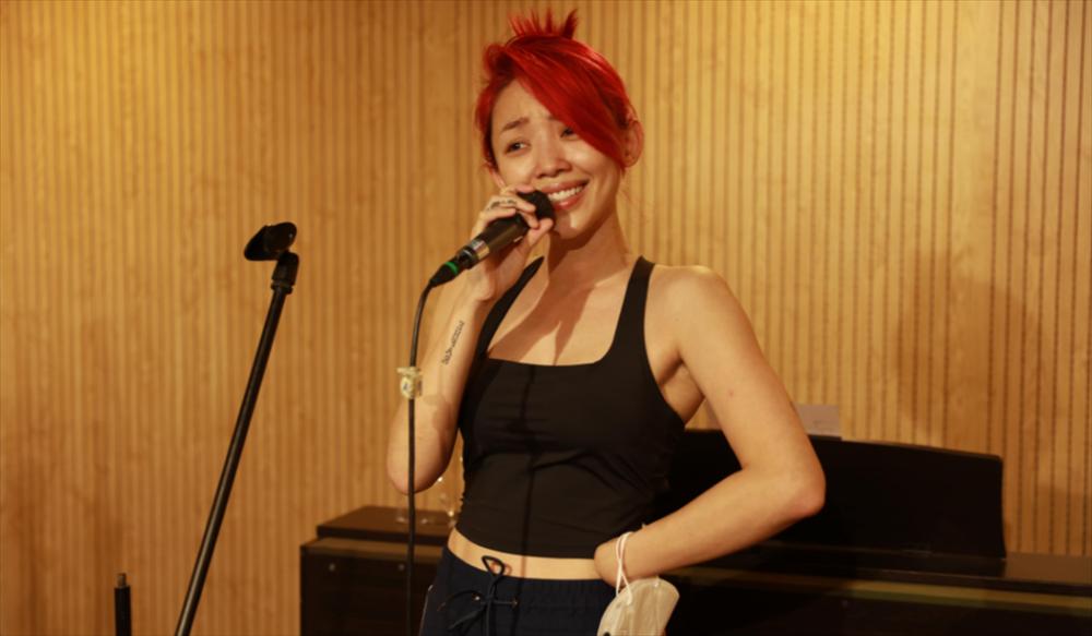 Tóc Tiên để mặt mộc, bung giọng bất chấp hậu Covid-19-1