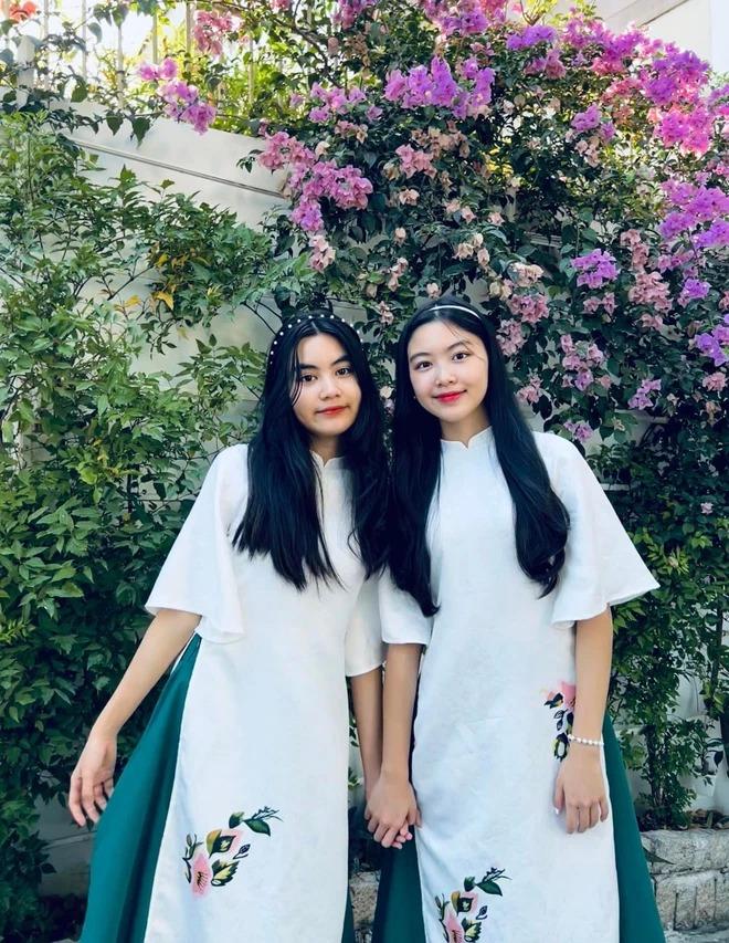 2 con gái Quyền Linh mặc đồ đôi: Chị như Hoa hậu, em chuẩn tiểu thư-9