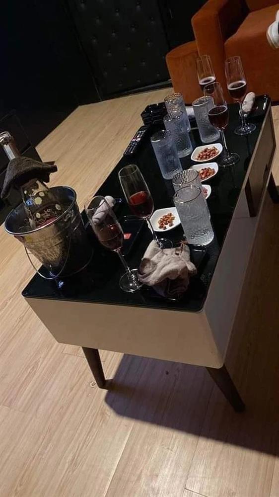 Cô gái được bạn mời qua khai trương, ngồi 20p phút bị dí cái bill 5 triệu-2