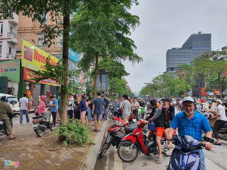 Cháy căn nhà 8 tầng ở trung tâm Hà Nội, nhiều người tháo chạy-3