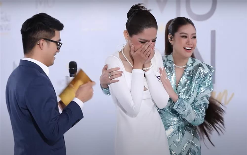 Do Nhat Ha makes history at Miss Universe Vietnam 2022-1