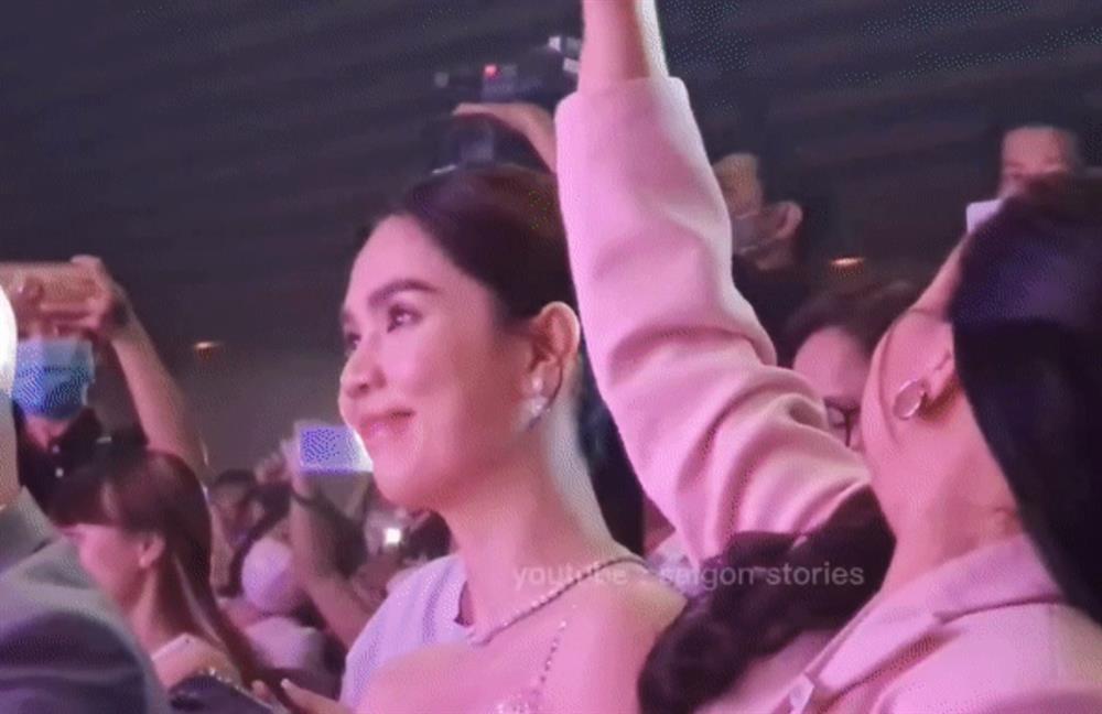 Phản ứng Ngọc Trinh khi xem màn song ca Trấn Thành, Hari Won-4