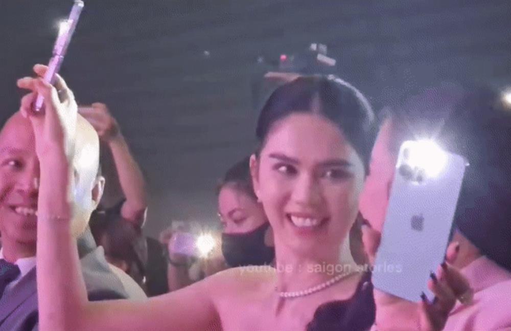 Phản ứng Ngọc Trinh khi xem màn song ca Trấn Thành, Hari Won-6