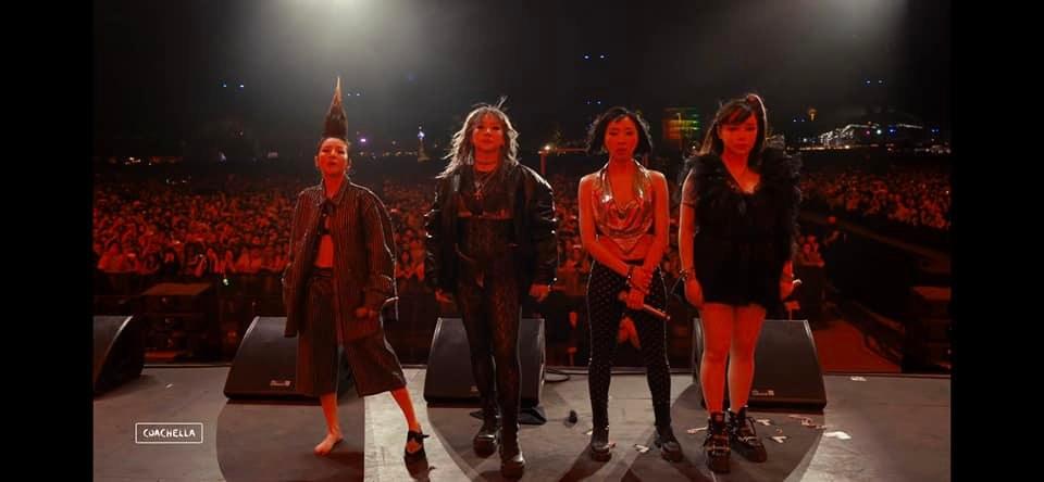 Tóc Tiên khóc khi 2NE1 bất ngờ tái hợp tại Coachella-5