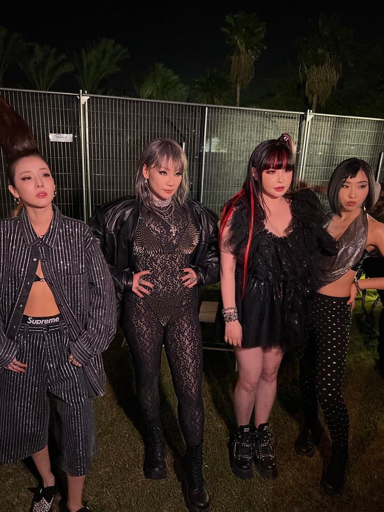 Tóc Tiên khóc khi 2NE1 bất ngờ tái hợp tại Coachella-2