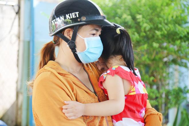 Vụ 2 vợ chồng tử vong bên 2 đứa trẻ đói lả 3 ngày, người thân đau đớn-5