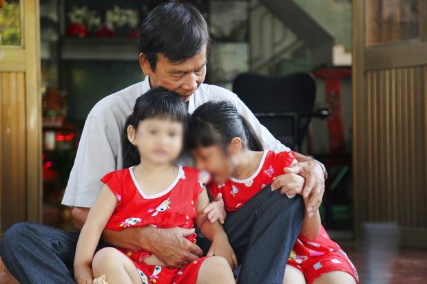 Vụ 2 vợ chồng tử vong bên 2 đứa trẻ đói lả 3 ngày, người thân đau đớn-9