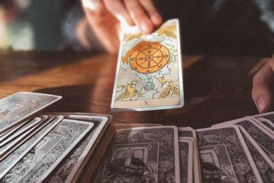 Bói bài Tarot tuần từ 18/4 đến 24/4/2022: Tình yêu cần 'trao đổi chất'
