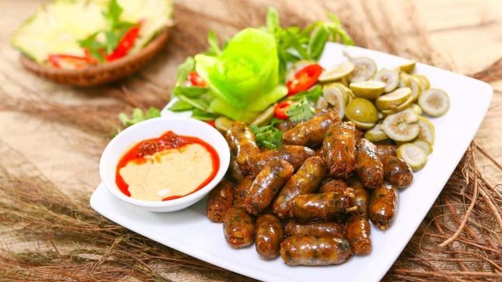 Dong Thap has snake sausage, expensive but many people have to try to eat it-3