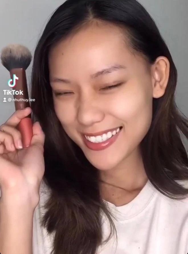 The bare face of the bravest Can Tho girl at Miss Universe 2022-11