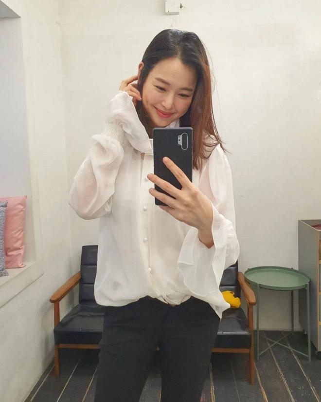 Hoa hậu đẹp nhất Hàn Quốc làm điều này khi đang bầu bí ở tuần 32-5