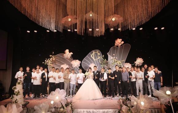 Cầu thủ Thành Chung đăng ảnh nét căng sau đám cưới-1