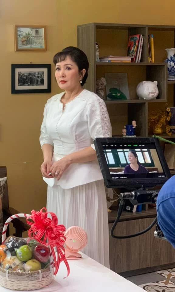 Thương Ngày Nắng Về: Hậu trường bà Nhung đi xin lại con, bị mắng sấp mặt-5