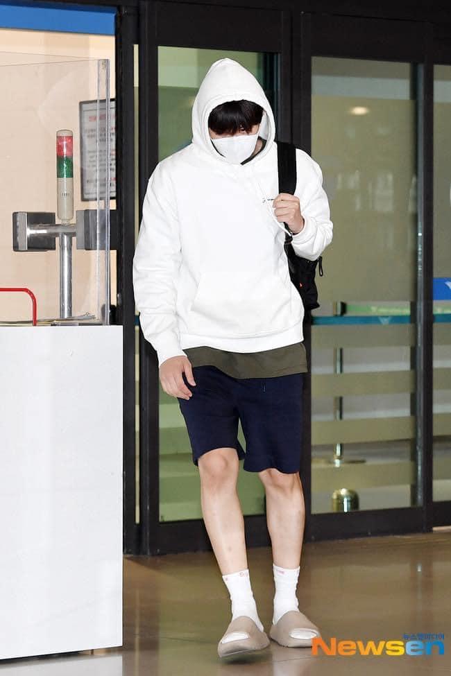 Kim Seon Ho xuất hiện sau bê bối ép bạn gái phá thai-4