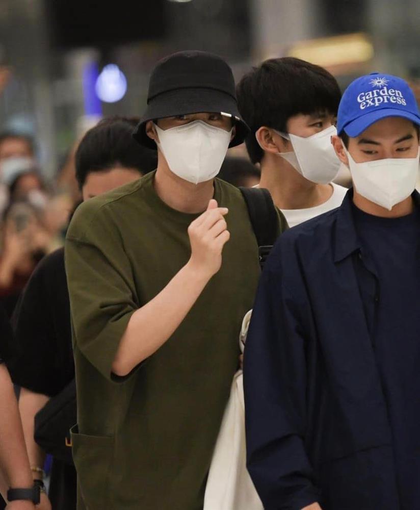 Kim Seon Ho xuất hiện sau bê bối ép bạn gái phá thai-5