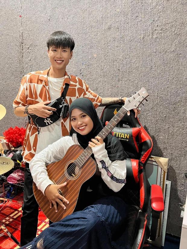 Bạn gái Đạt Villa lộ mặt mộc kém sắc-1