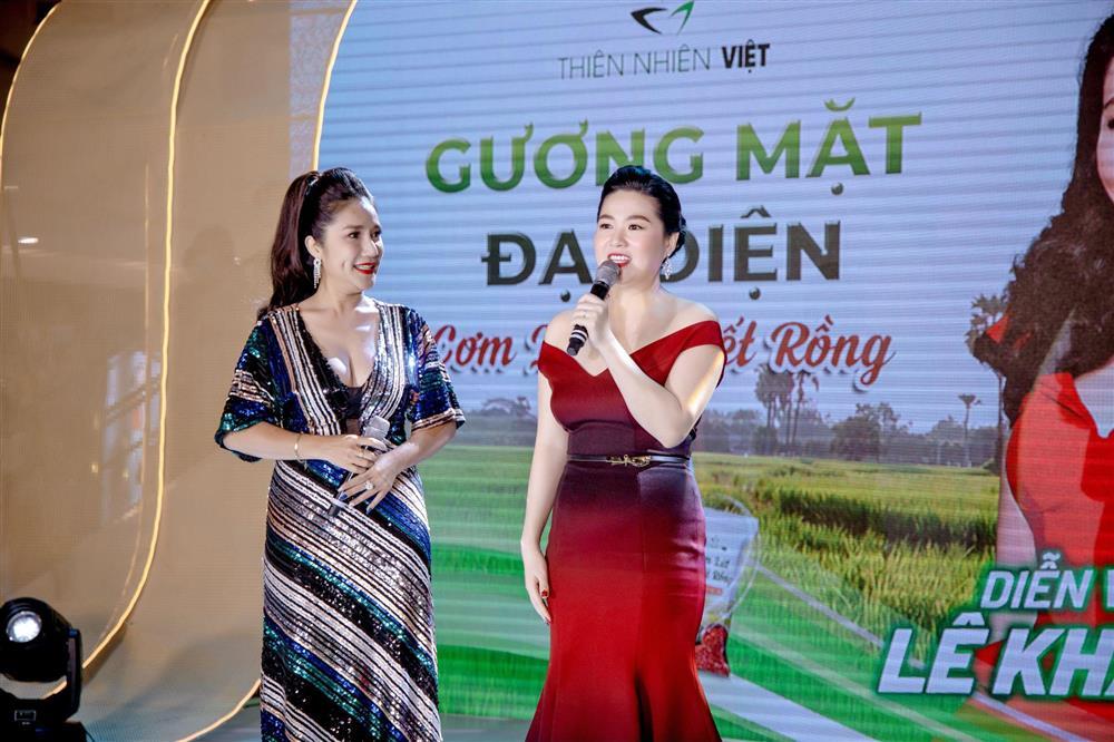 Vietnamese stars gather at our village's rice grain festival-2