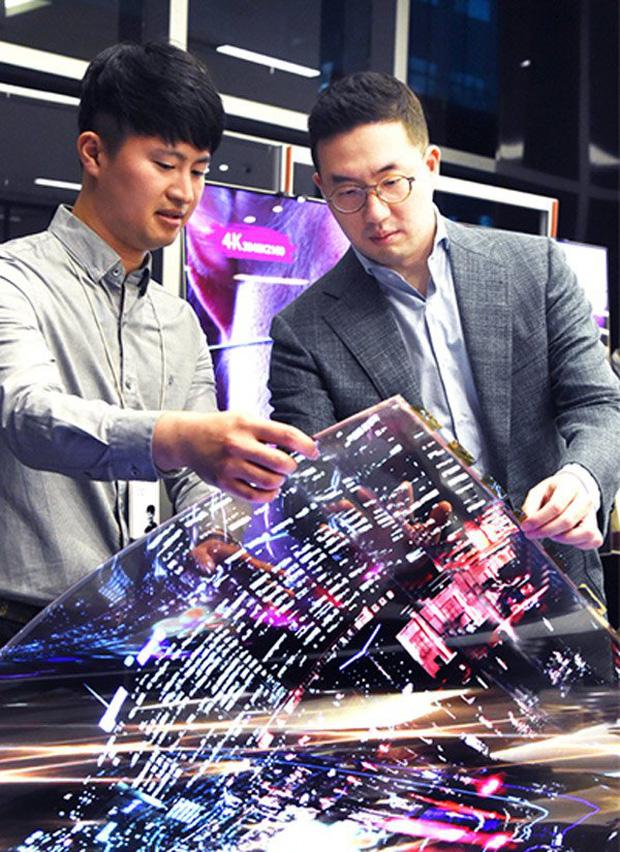 Chân dung người con nuôi thừa kế đế chế LG trị giá hàng trăm tỷ USD-11