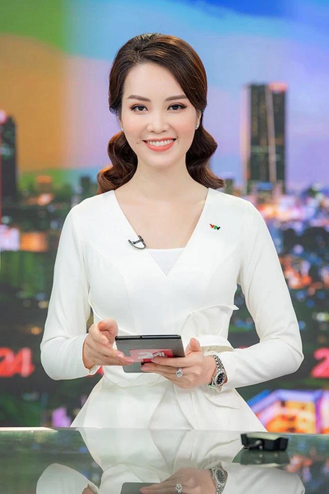 Học vấn khủng dàn BTV Chuyển Động 24h, người biết 4 thứ tiếng-1