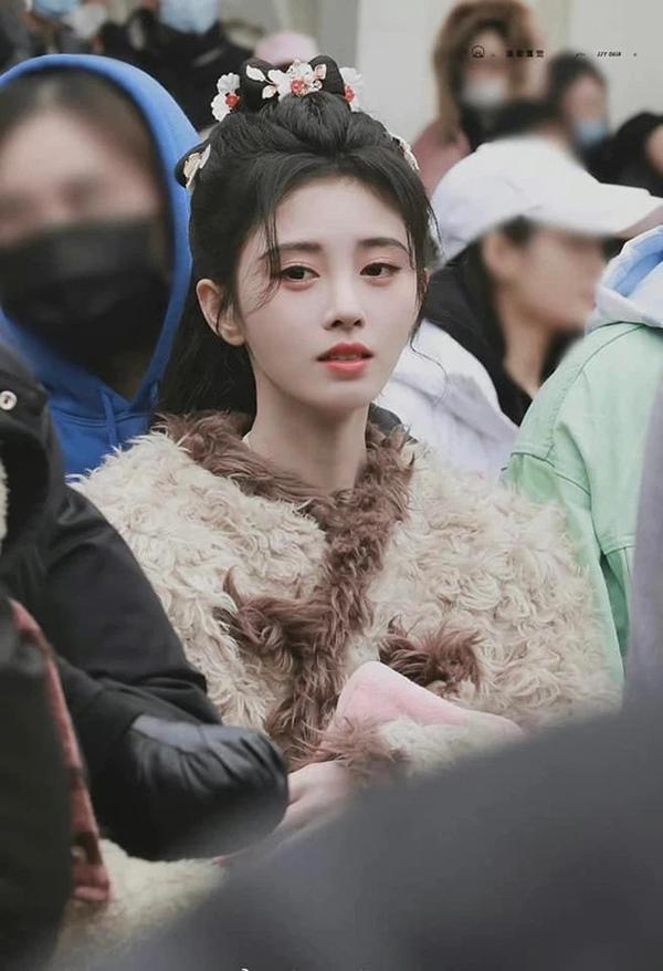 Dàn minh tinh Hoa ngữ đu trend xuyên không: Trùm cuối không chịu già!-6