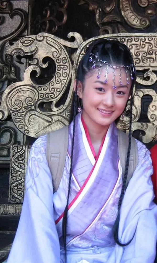 Dàn minh tinh Hoa ngữ đu trend xuyên không: Trùm cuối không chịu già!-19