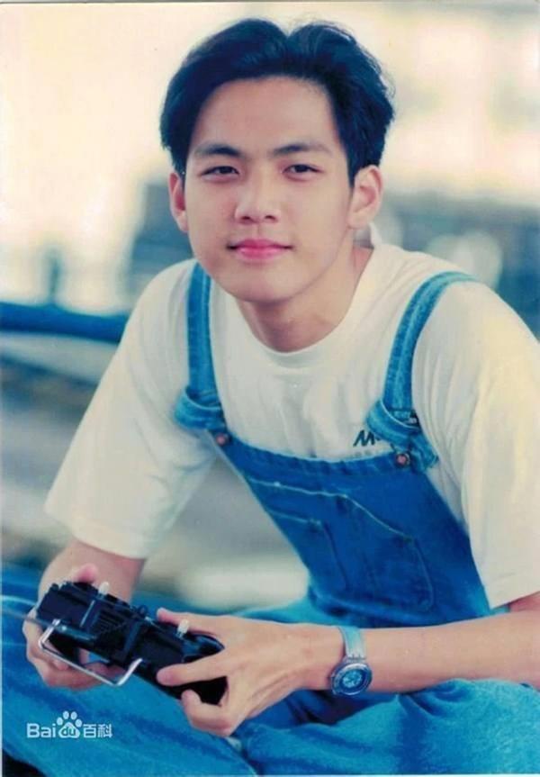 Dàn minh tinh Hoa ngữ đu trend xuyên không: Trùm cuối không chịu già!-21