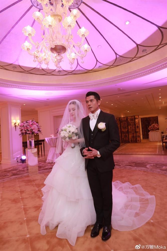 Quách Phú Thành và vợ kém 22 tuổi lần đầu hé lộ ảnh cưới-1