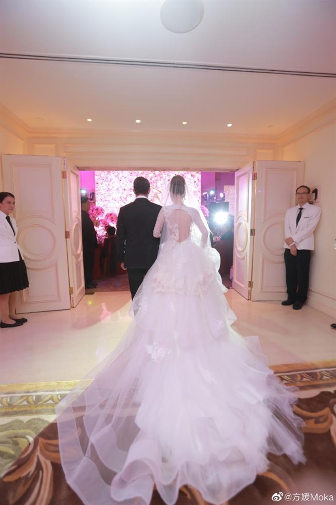 Quách Phú Thành và vợ kém 22 tuổi lần đầu hé lộ ảnh cưới-2