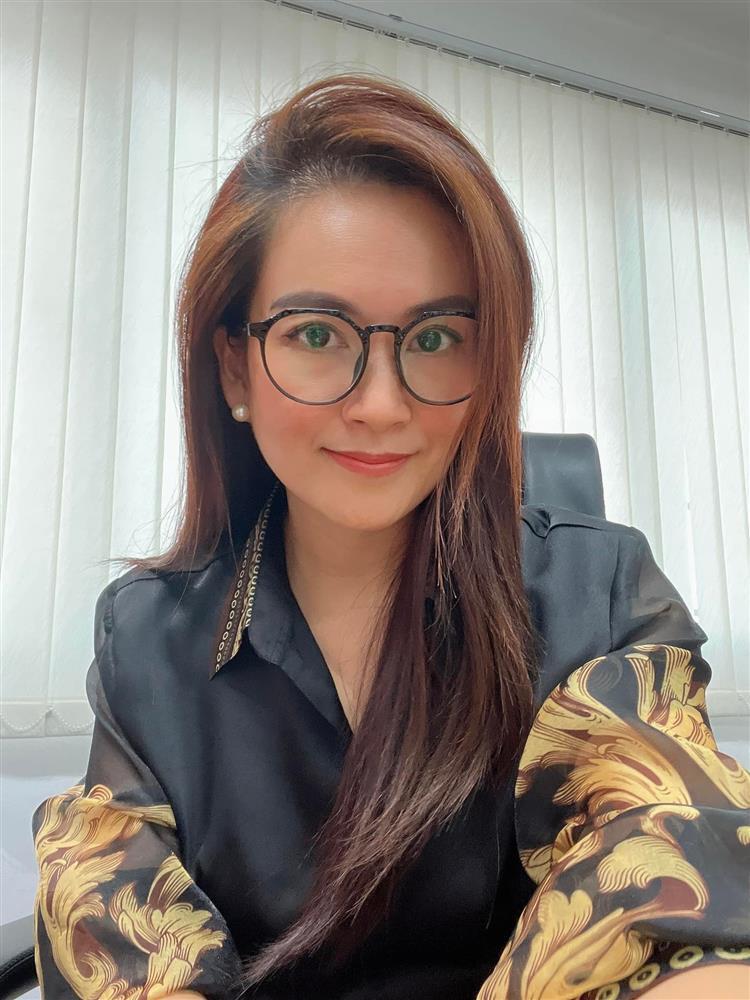 Bà xã xúc động khi Bình Minh một mình tụng kinh cho mẹ vợ-1