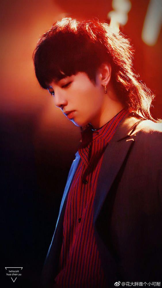 Xôn xao Hoa Thần Vũ giống hệt Sơn Tùng, dân tình kiểu: Giống chỗ nào?-4