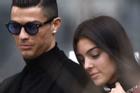 Thế giới bóng đá an ủi gia đình Ronaldo sau cú sốc mất con
