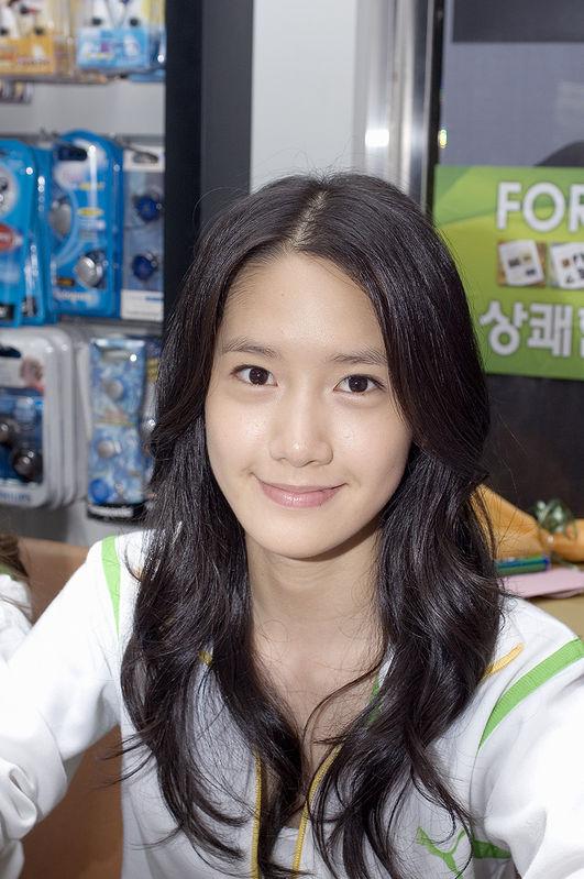 Yoona (SNSD) deserves the title of the best bare-faced beauty in Kbiz-8