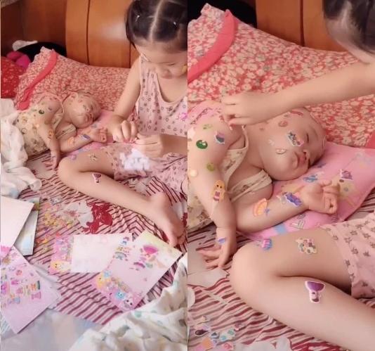 Nhờ anh chị lớn trong nhà trông em, bố mẹ vừa bực vừa buồn cười-5