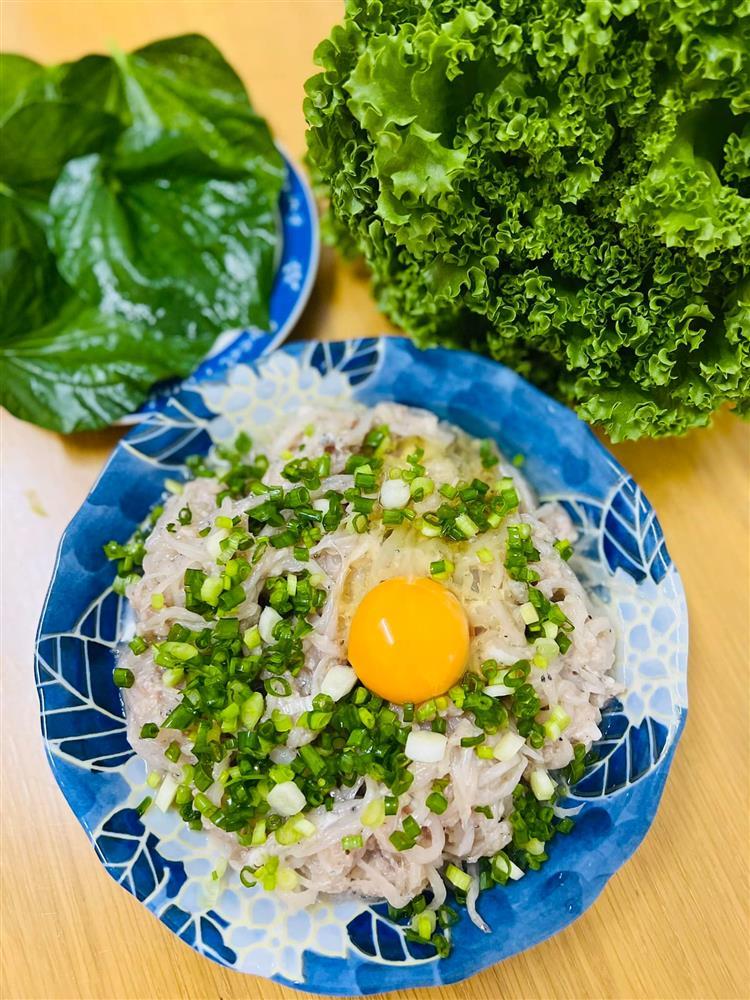 Chả cá ngần lá lốt cuốn thơm nức mũi, cả nhà đưa miệng không ngừng-4