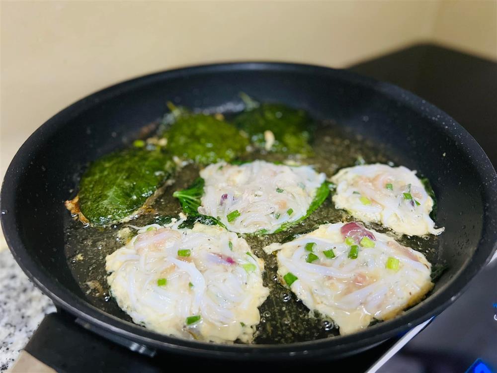 Chả cá ngần lá lốt cuốn thơm nức mũi, cả nhà đưa miệng không ngừng-6