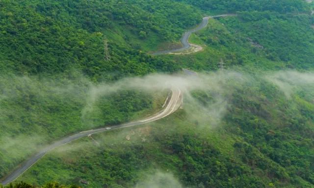 Two Vietnamese roads in the top 10 most beautiful places to see the scenery in Asia-1