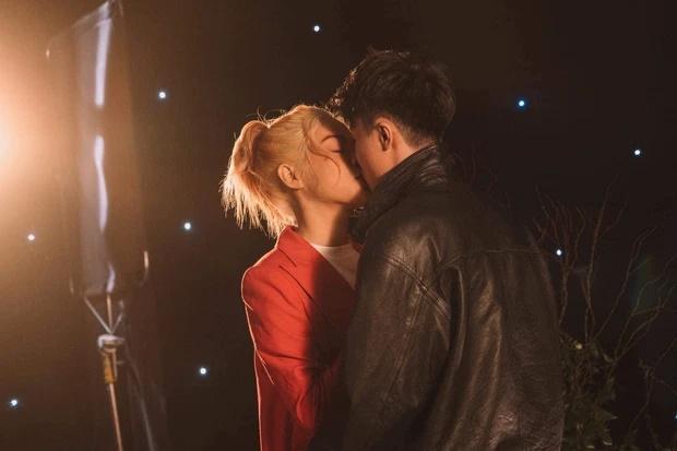 Đột nhập thế giới yêu đương: 4 couple Gen Z ngầu lòi, tài năng-10