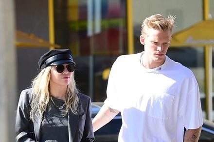 Cody Simpson tiết lộ lý do chia tay Miley Cyrus