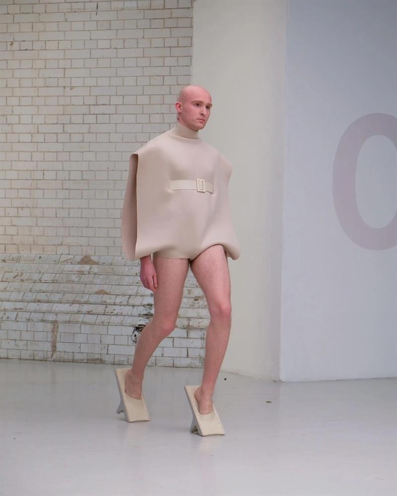 Nỗi ám ảnh giày cao của người mẫu-6