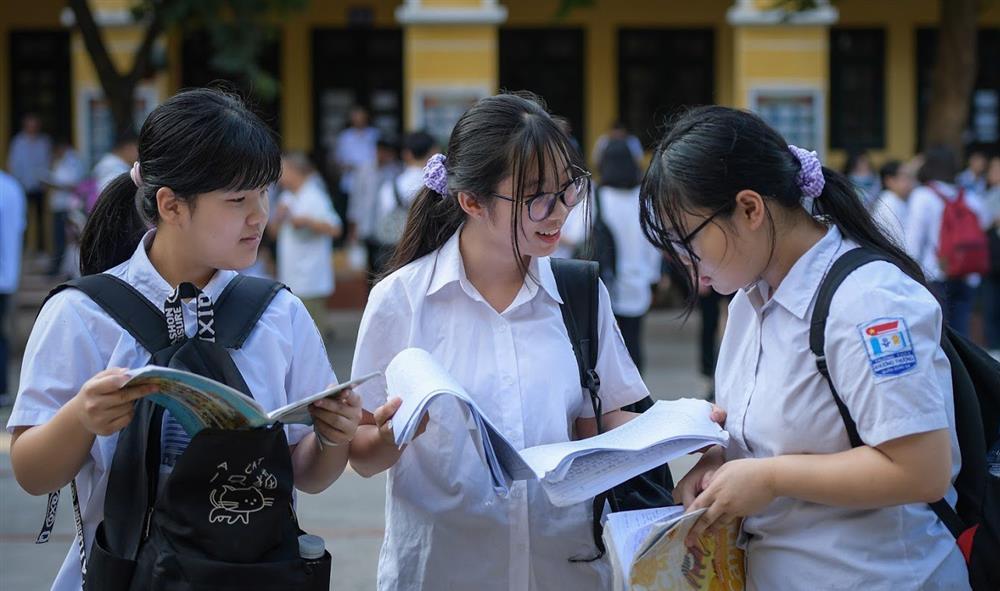 Xôn xao một số trường ở Hà Nội ép học sinh kém không dự thi lớp 10-2