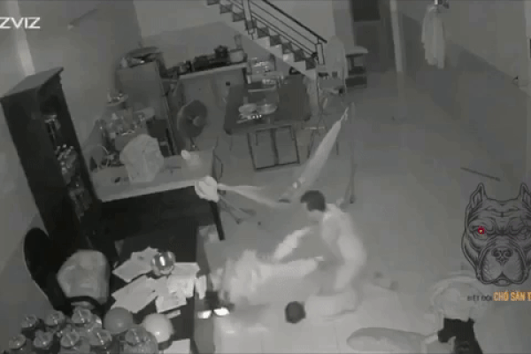 Chồng đánh vợ trước mặt 3 con: Sự thật về người không can ngăn-3