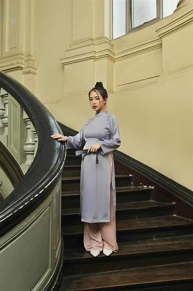 Ái nữ Minh Nhựa vác bụng bầu, thả rông lộ cả chân ngực-6