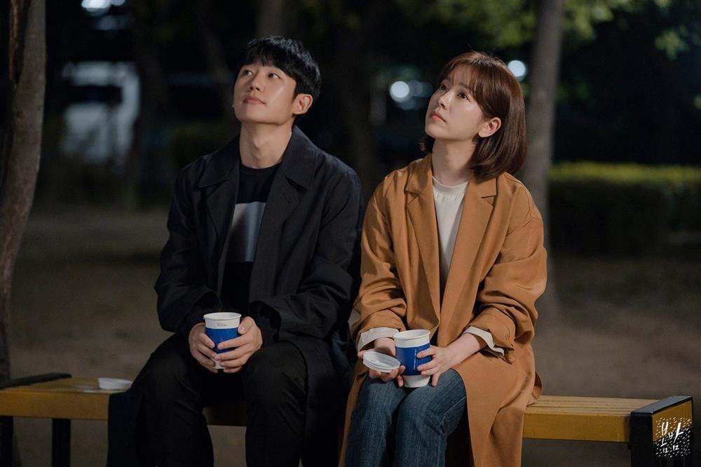 Han Ji Min và loạt trai trẻ kết đôi: Jung Hae In mong phim giả tình thật-6
