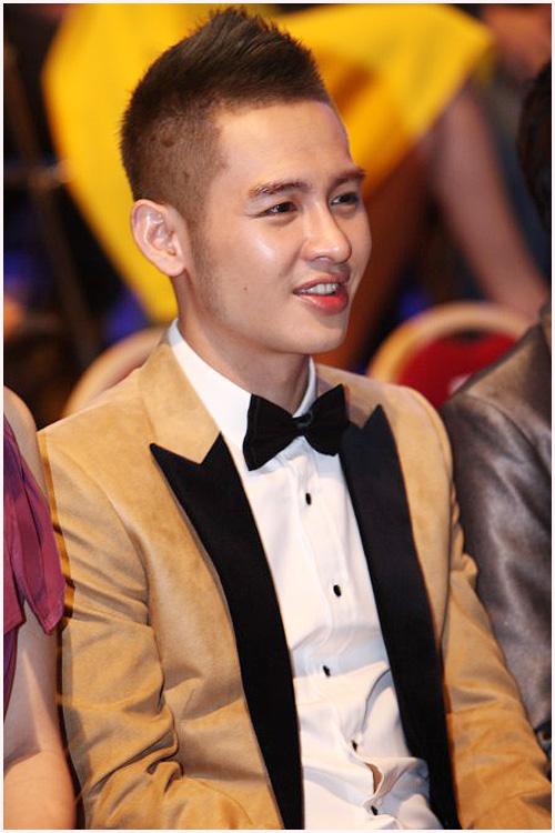 Hoang Hai posted pictures of the past, Vbiz's handsome boys are still young-8